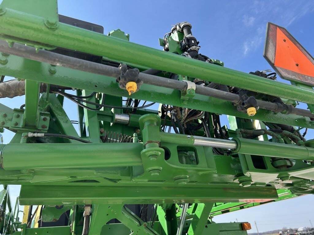 2015 John Deere R4030 Self-Propelled Sprayer
