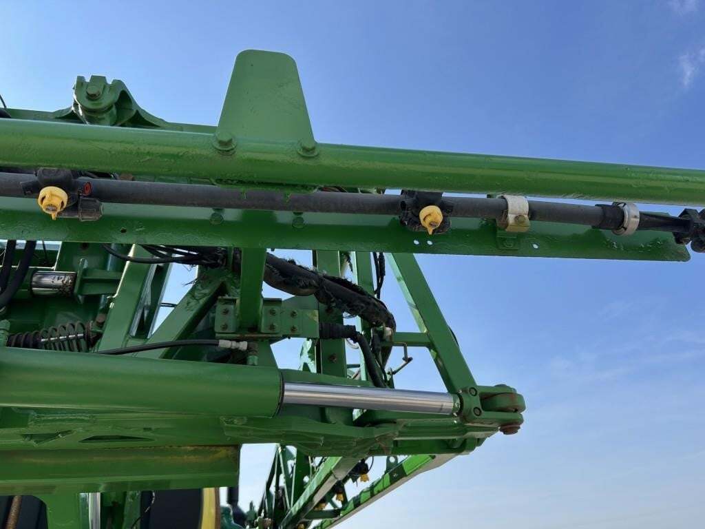 2015 John Deere R4030 Self-Propelled Sprayer