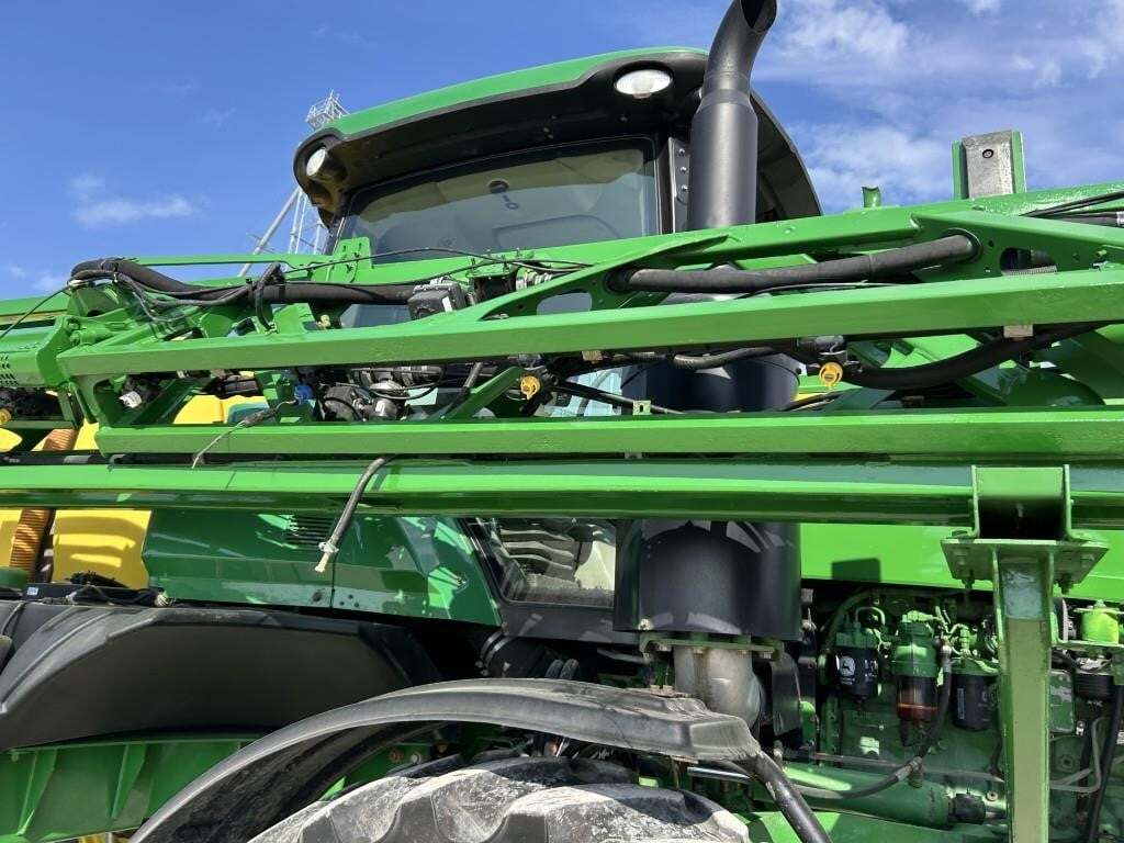 2015 John Deere R4030 Self-Propelled Sprayer