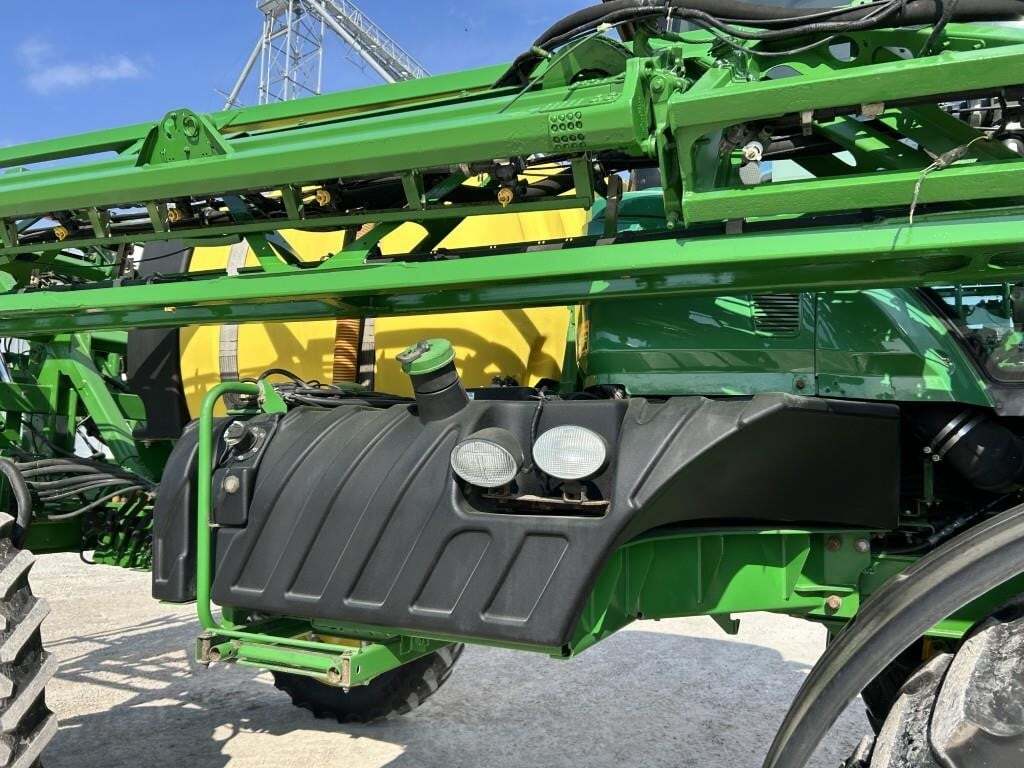 2015 John Deere R4030 Self-Propelled Sprayer