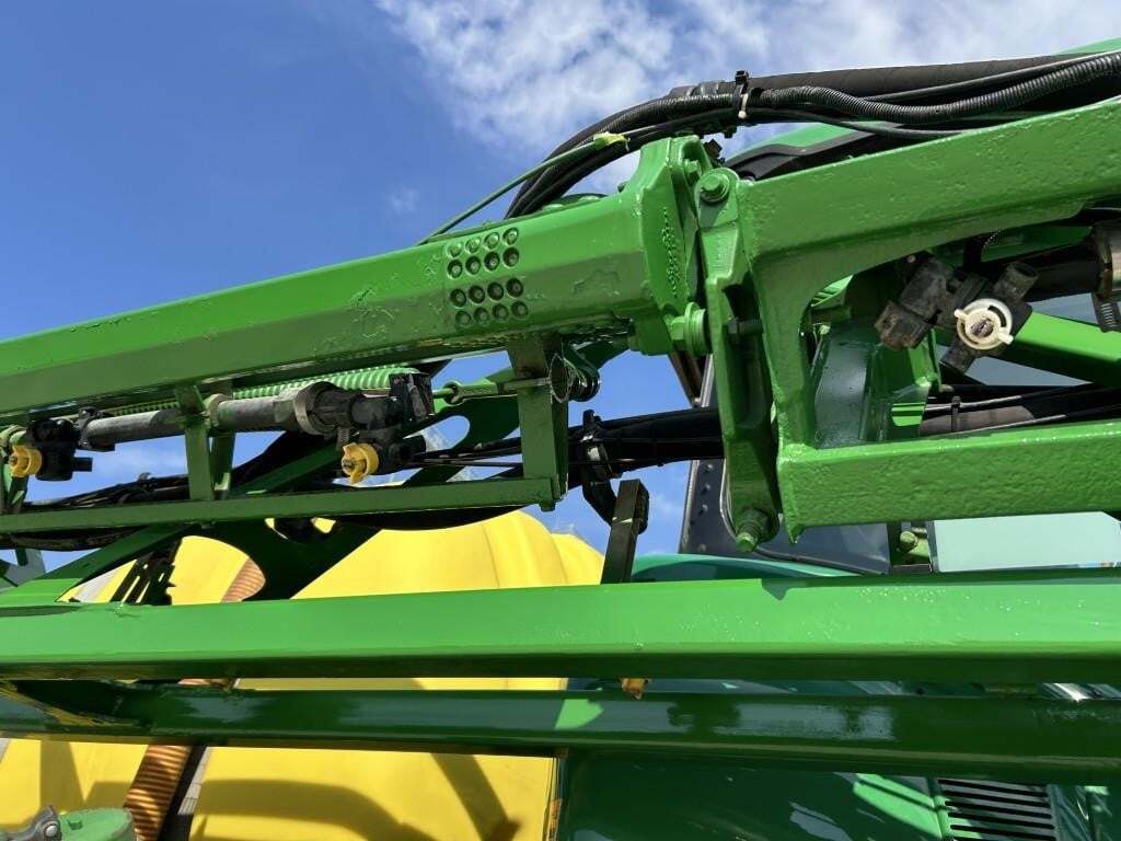 2015 John Deere R4030 Self-Propelled Sprayer