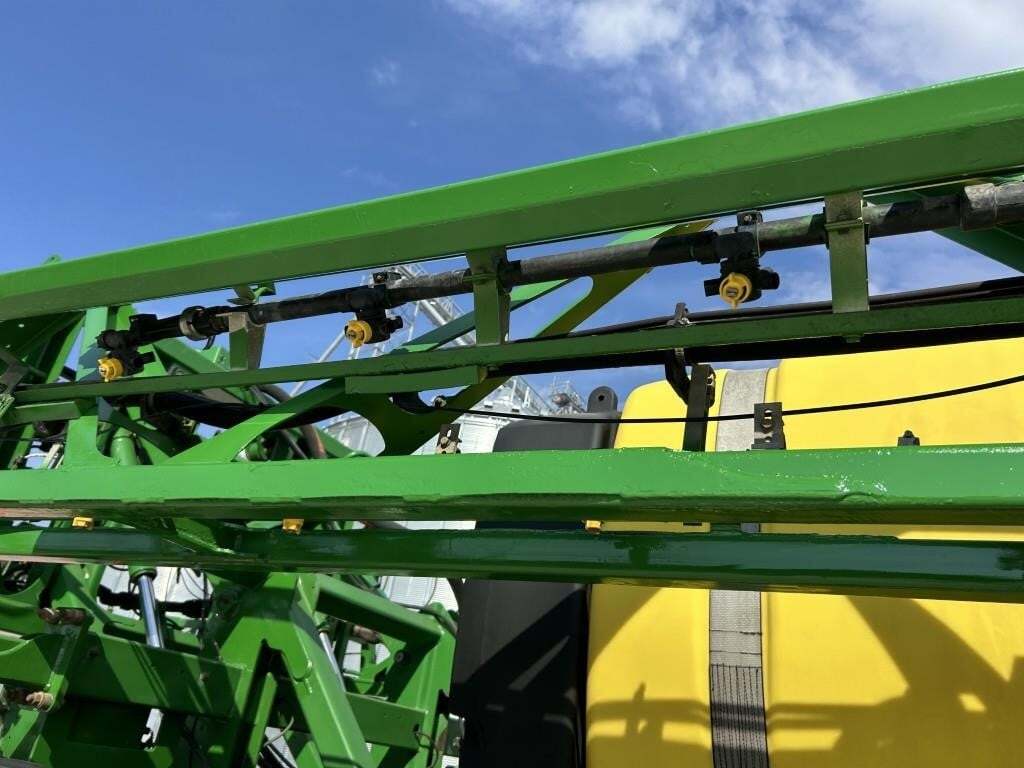 2015 John Deere R4030 Self-Propelled Sprayer