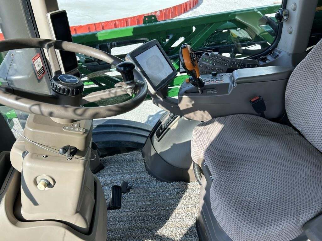 2015 John Deere R4030 Self-Propelled Sprayer