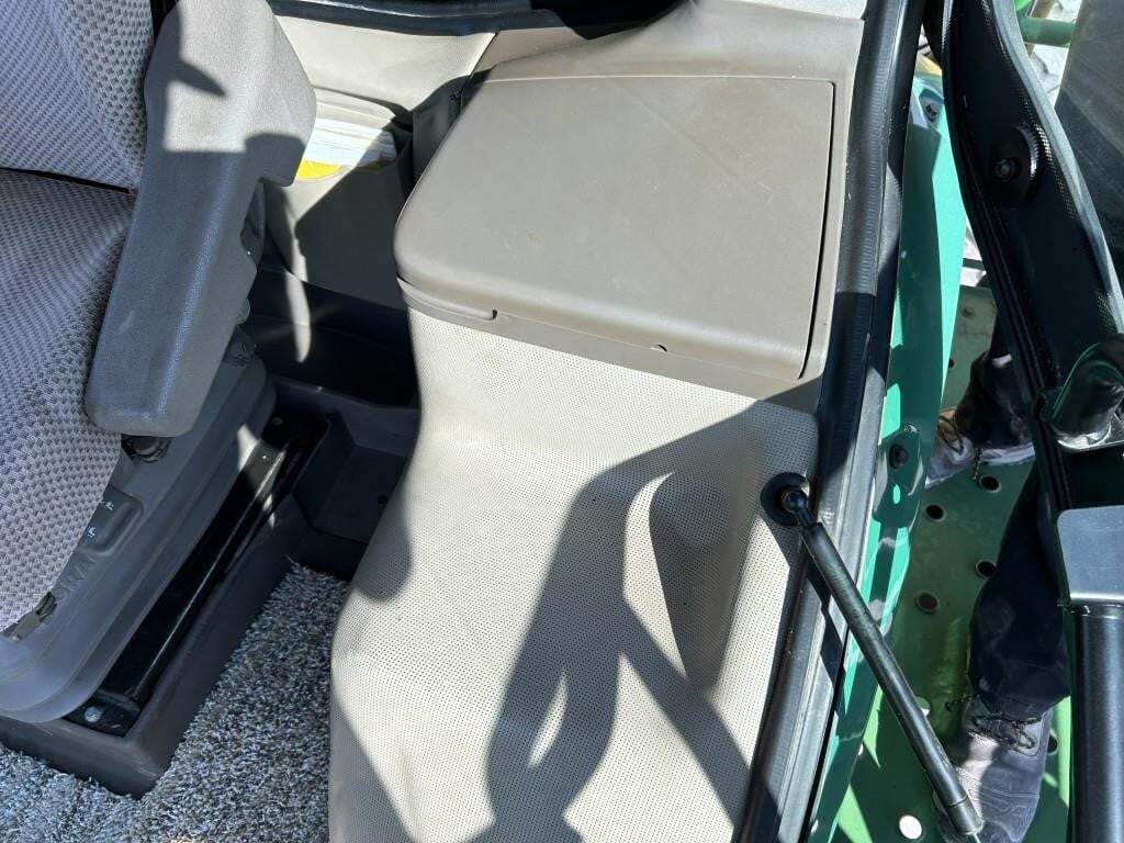 2015 John Deere R4030 Self-Propelled Sprayer