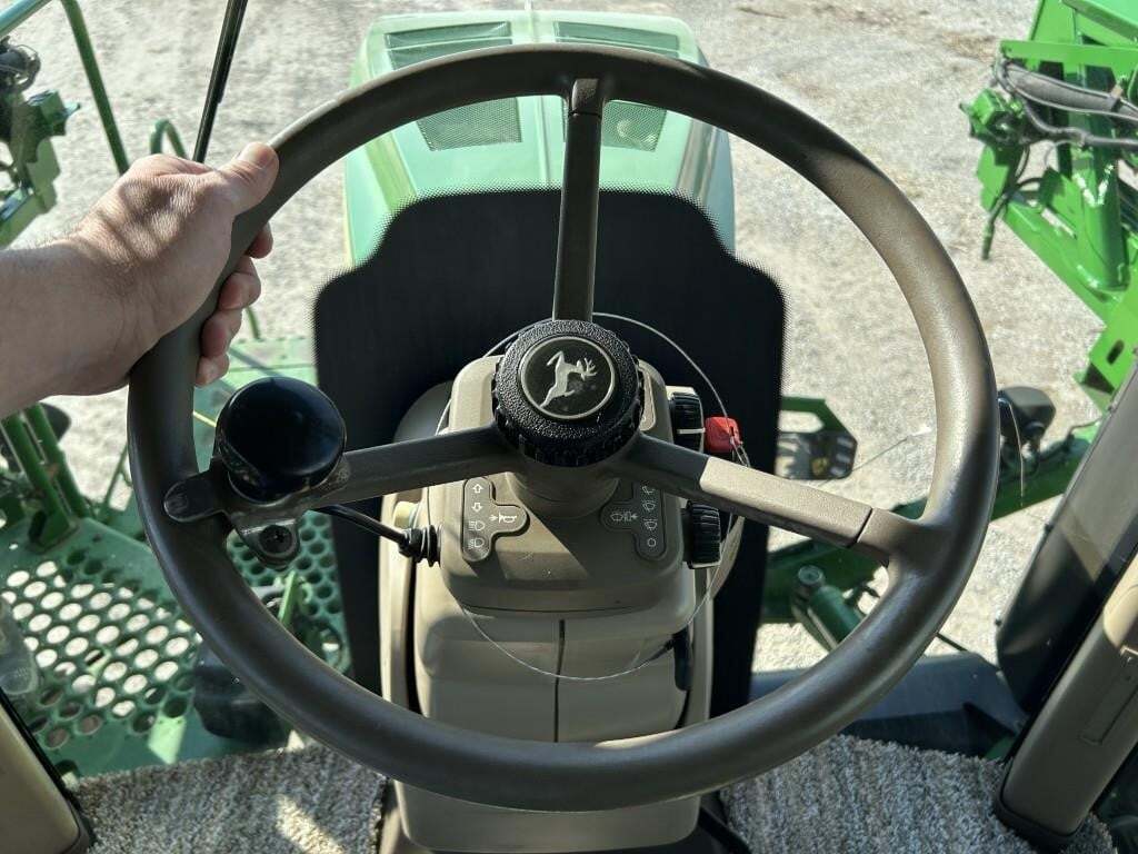 2015 John Deere R4030 Self-Propelled Sprayer