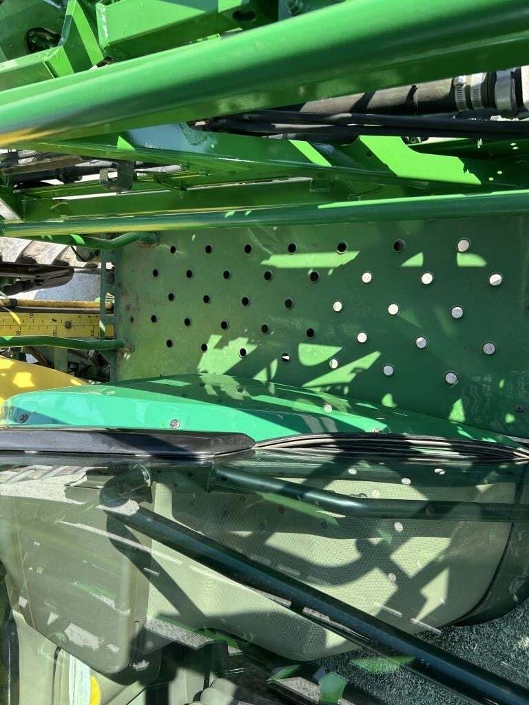 2015 John Deere R4030 Self-Propelled Sprayer