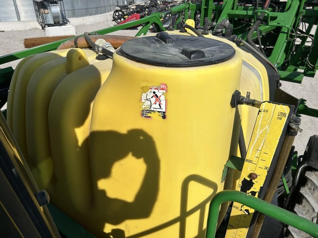 2015 John Deere R4030 Self-Propelled Sprayer