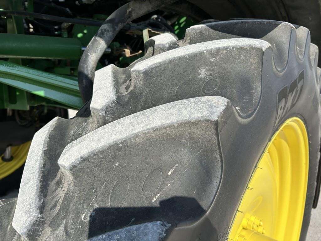 2015 John Deere R4030 Self-Propelled Sprayer