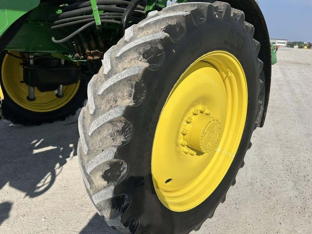 2015 John Deere R4030 Self-Propelled Sprayer