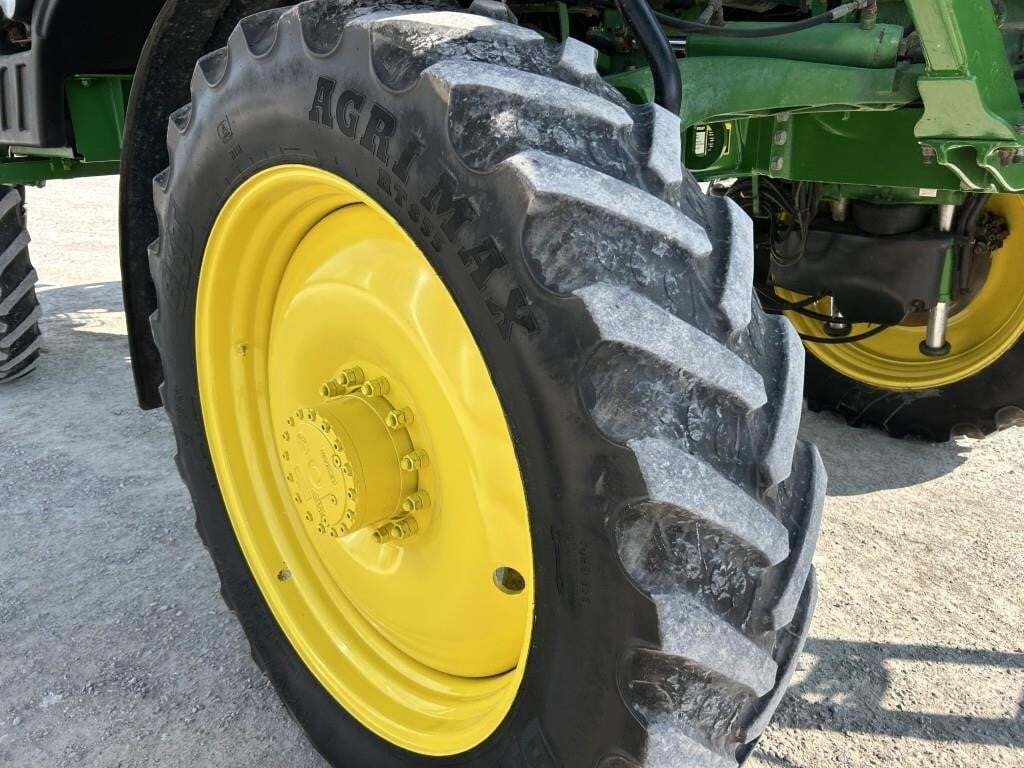 2015 John Deere R4030 Self-Propelled Sprayer
