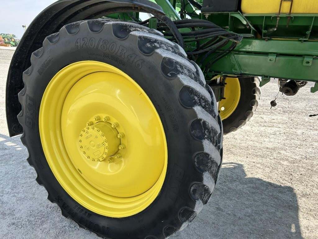 2015 John Deere R4030 Self-Propelled Sprayer