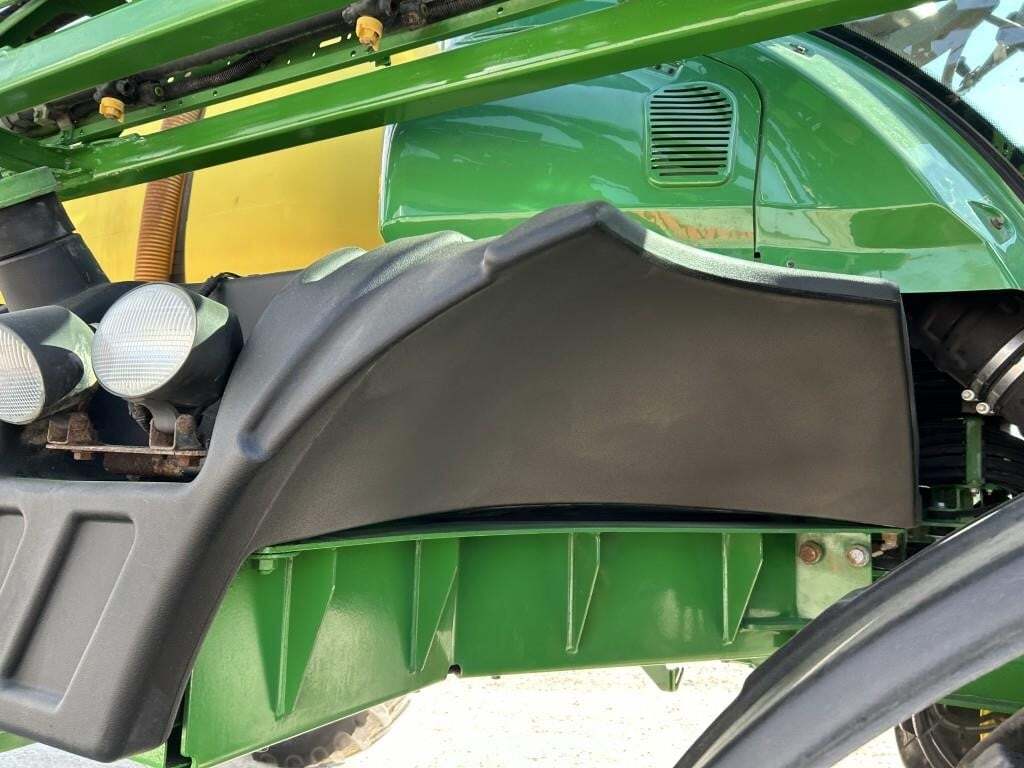 2015 John Deere R4030 Self-Propelled Sprayer