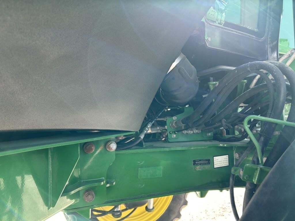 2015 John Deere R4030 Self-Propelled Sprayer