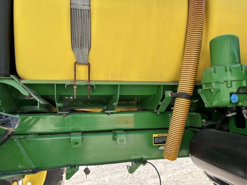 2015 John Deere R4030 Self-Propelled Sprayer