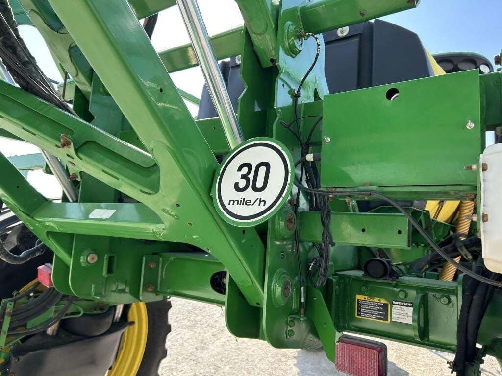 2015 John Deere R4030 Self-Propelled Sprayer