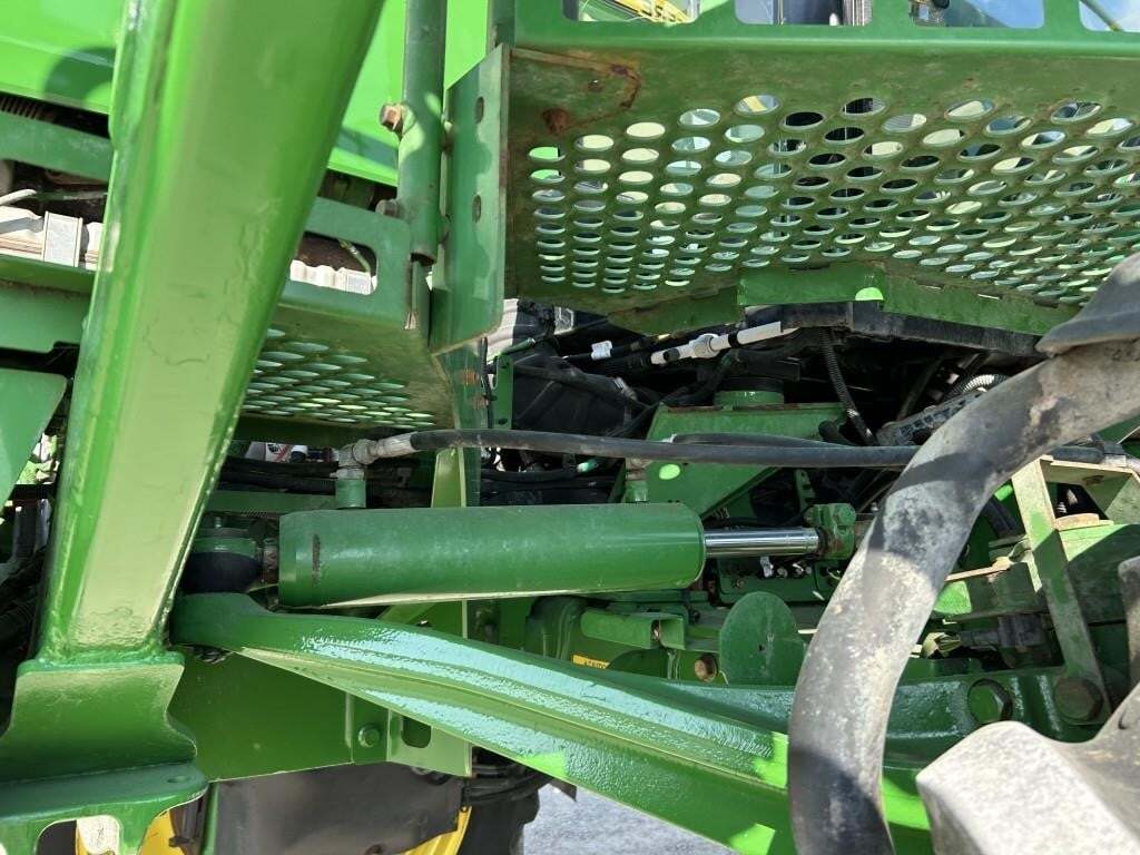 2015 John Deere R4030 Self-Propelled Sprayer
