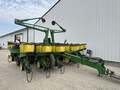 1996 John Deere 1760 Planter