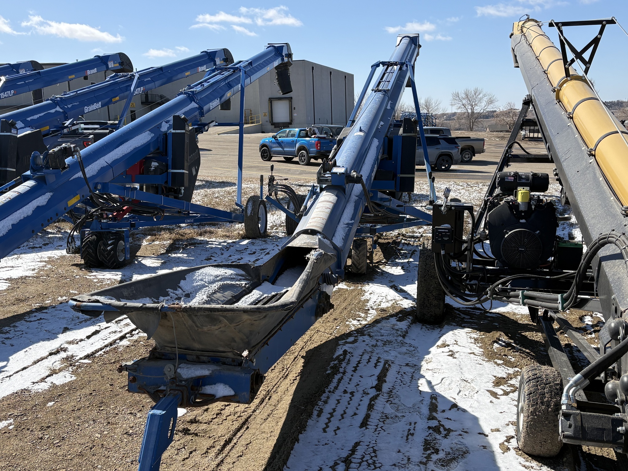2019 Brandt 1547LP+ Augers and Conveyor