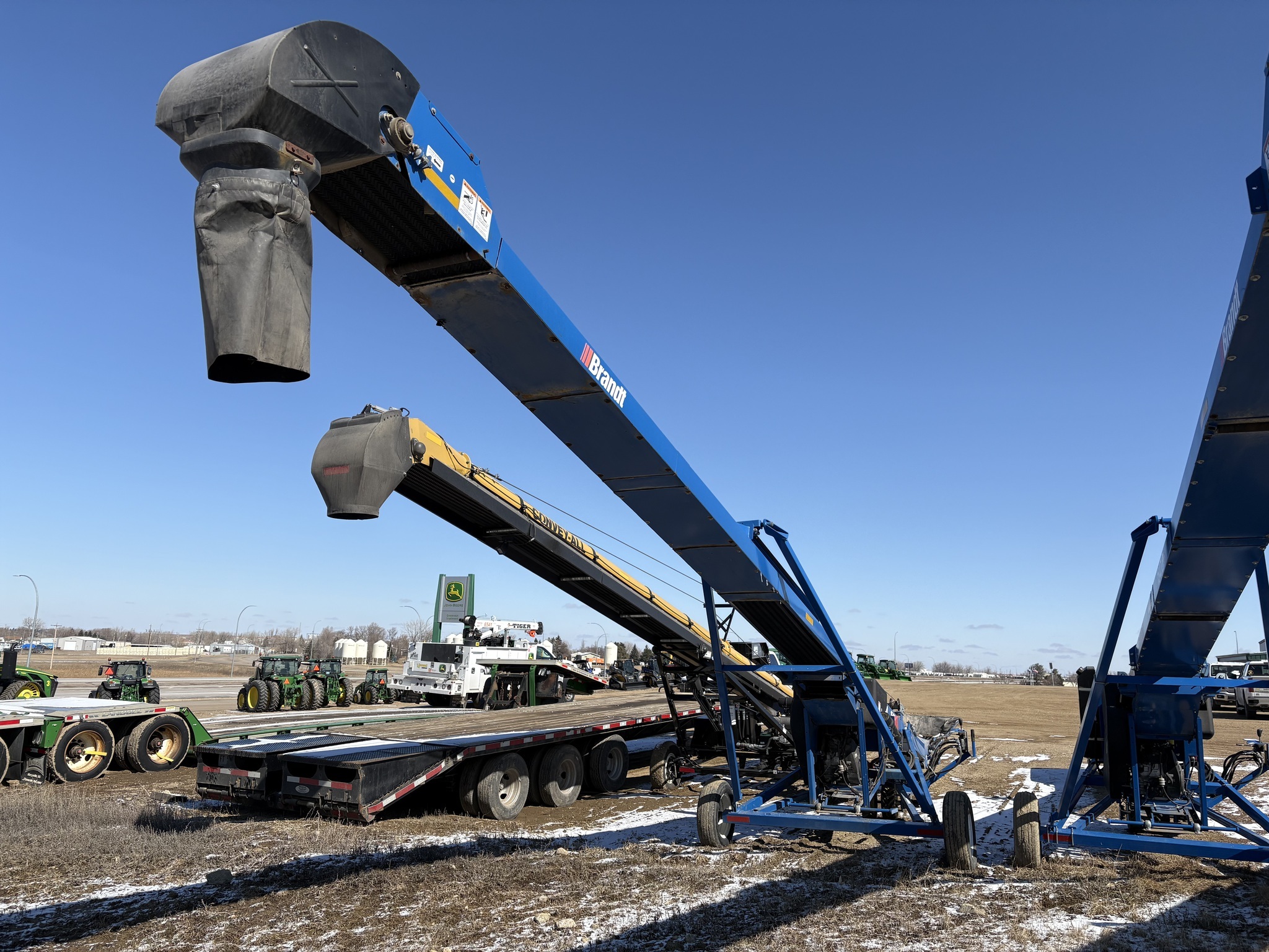 2019 Brandt 1547LP+ Augers and Conveyor
