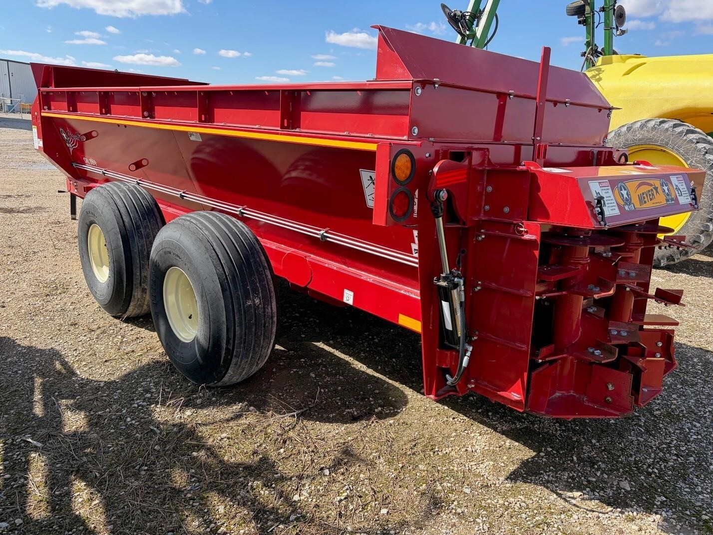 2022 Meyer SXL3954T Manure Spreader