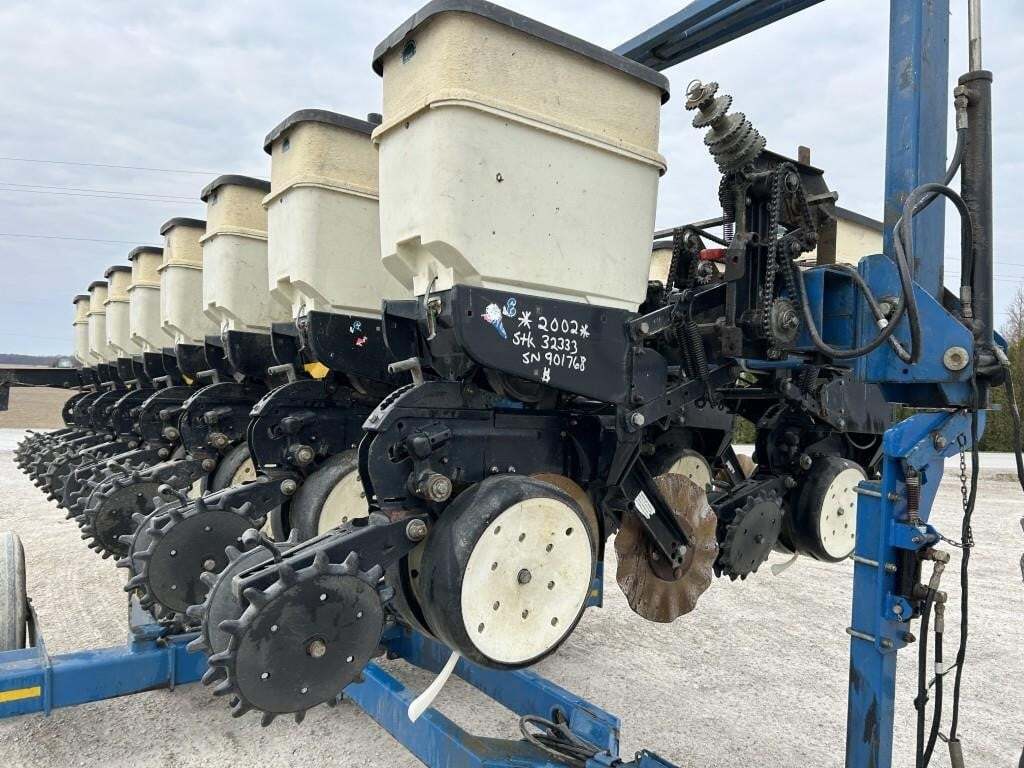 2002 Kinze 3500 Planter