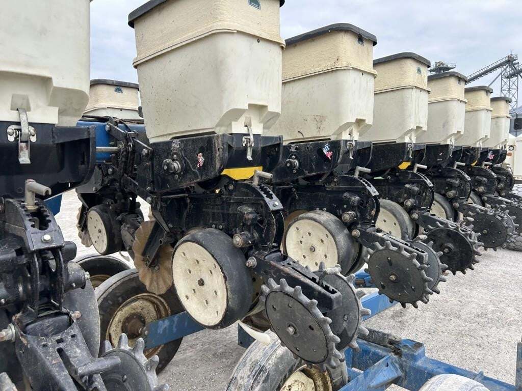 2002 Kinze 3500 Planter