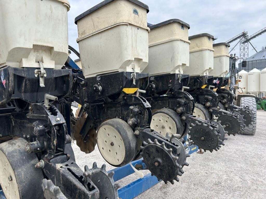 2002 Kinze 3500 Planter