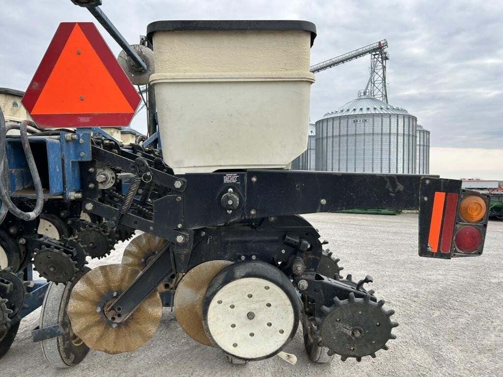 2002 Kinze 3500 Planter
