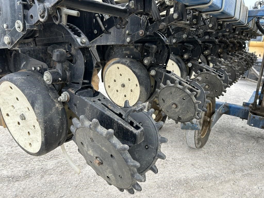 2002 Kinze 3500 Planter