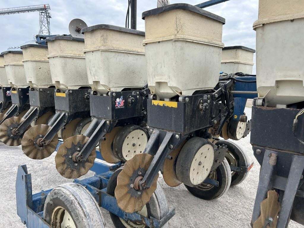2002 Kinze 3500 Planter