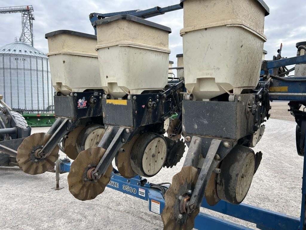 2002 Kinze 3500 Planter