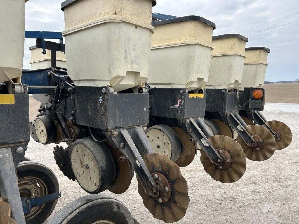 2002 Kinze 3500 Planter
