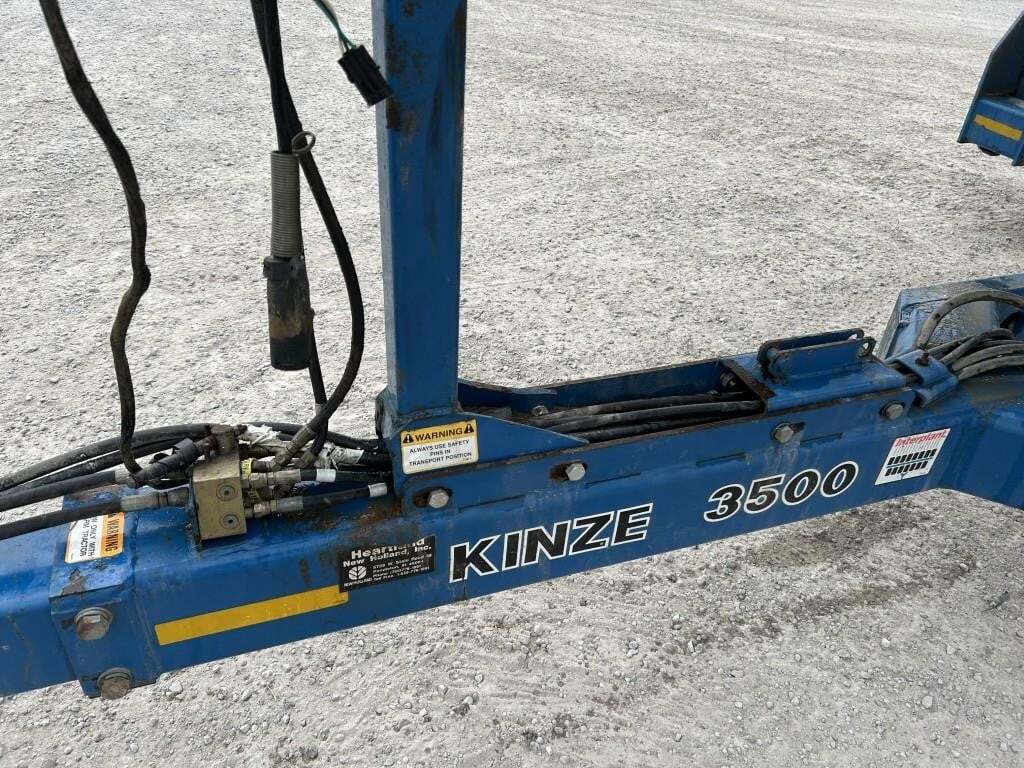 2002 Kinze 3500 Planter
