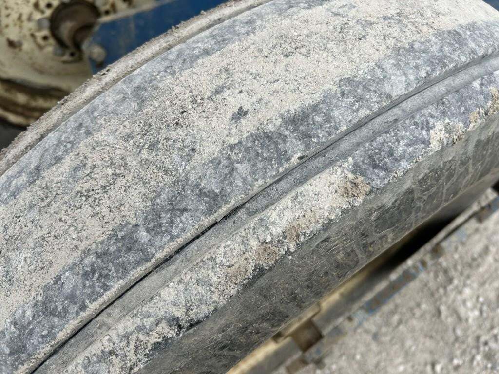 2002 Kinze 3500 Planter