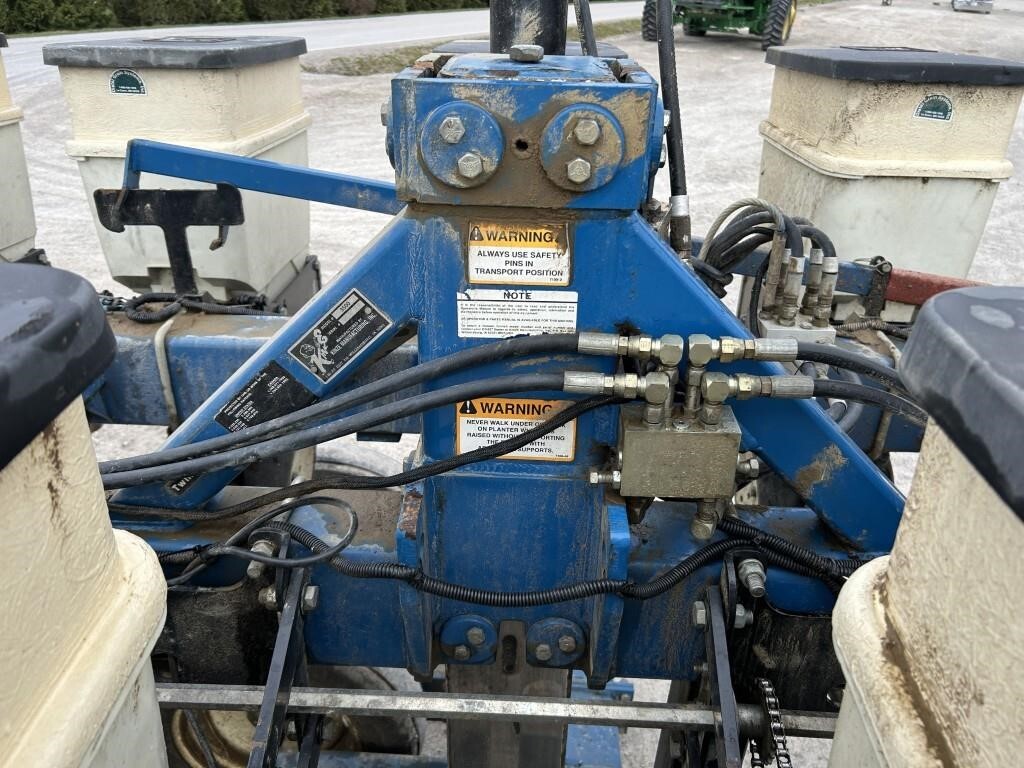 2002 Kinze 3500 Planter