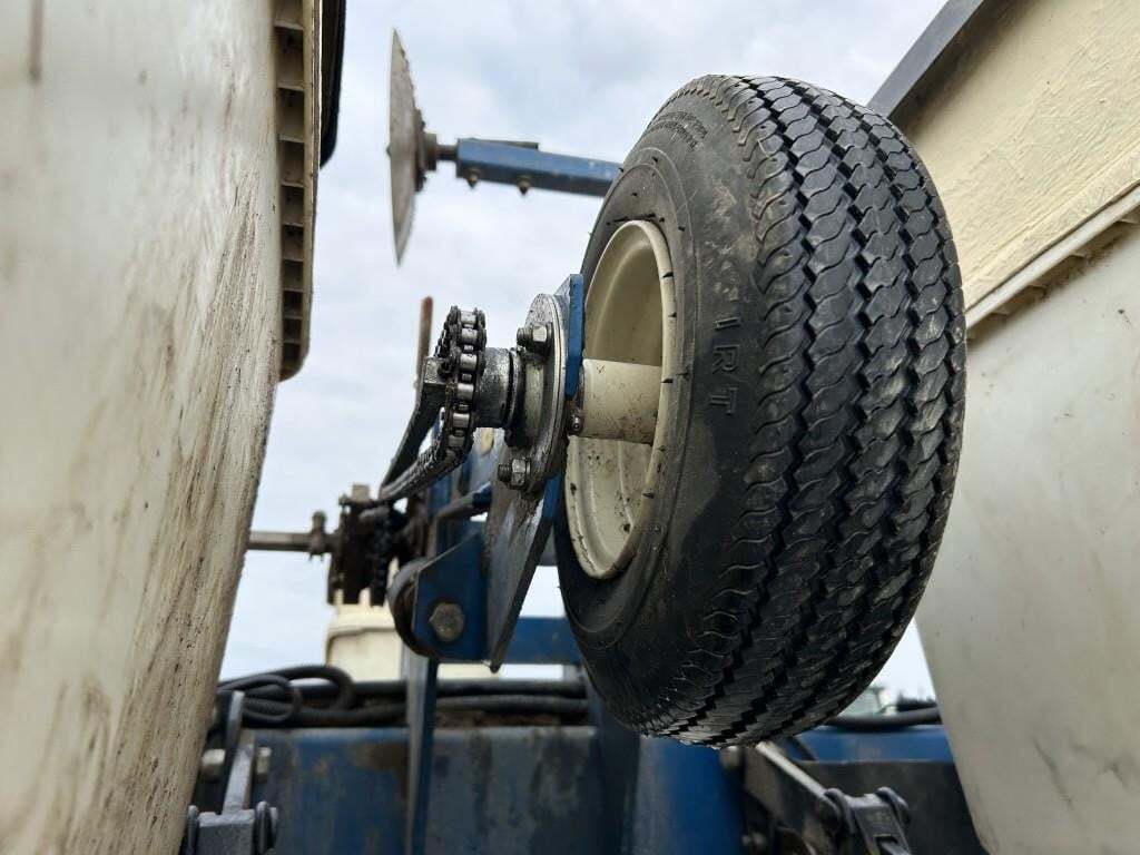 2002 Kinze 3500 Planter