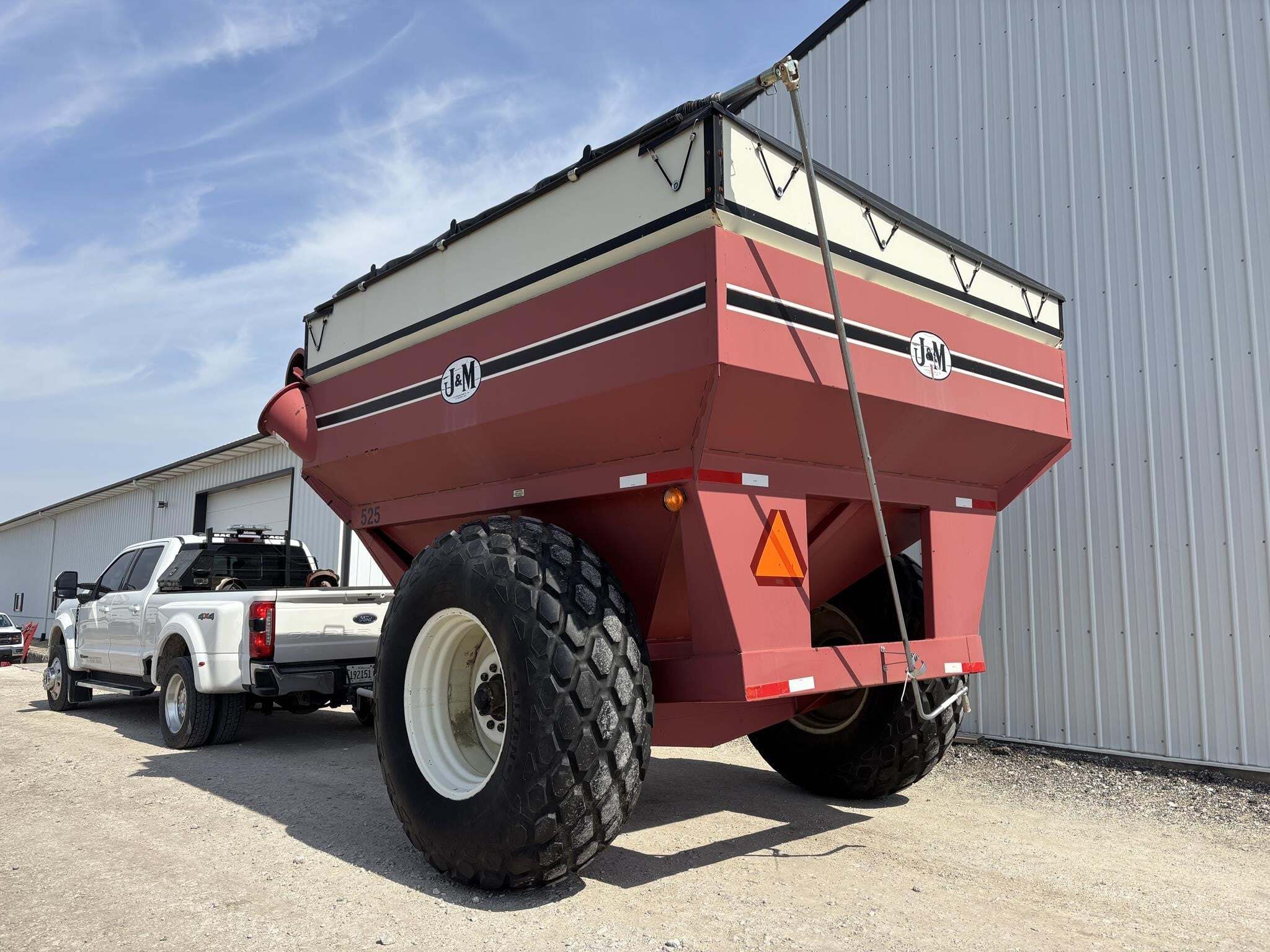  J&M 525-14 Grain Cart