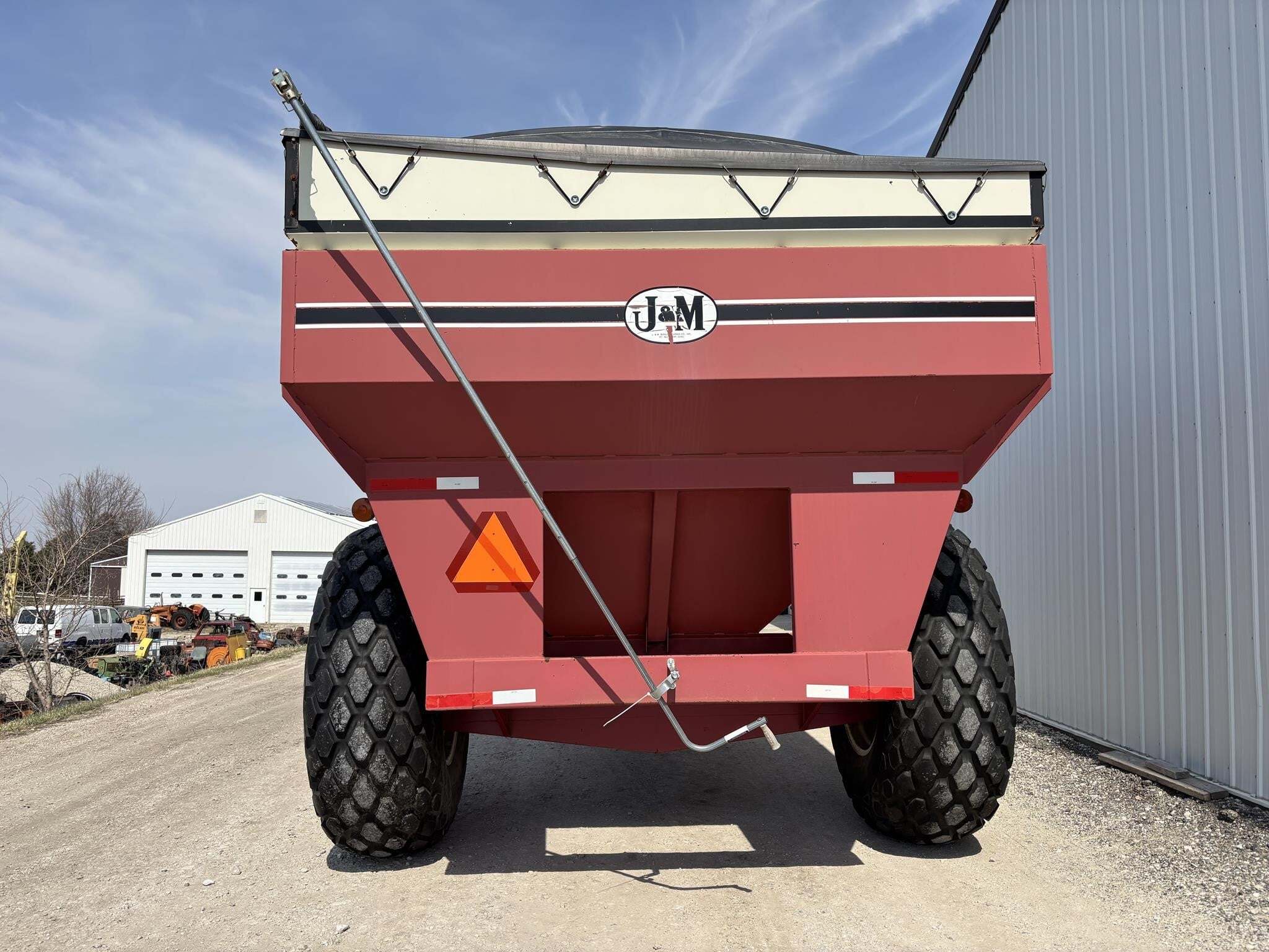  J&M 525-14 Grain Cart