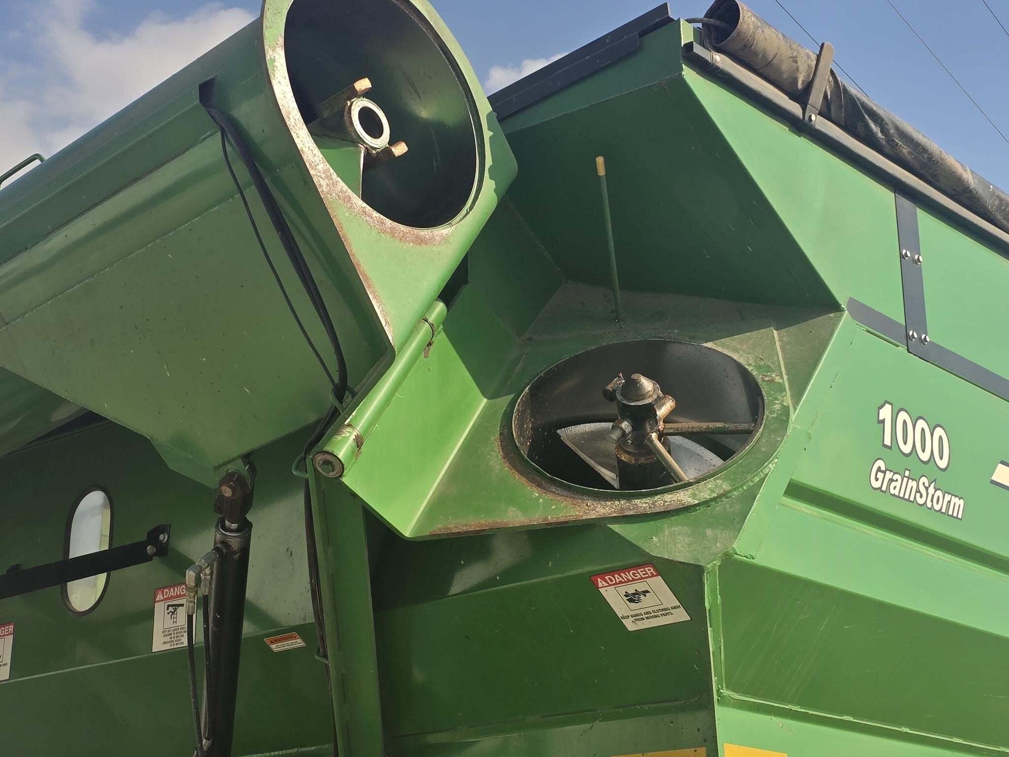  J&M 1000-20 Grain Cart