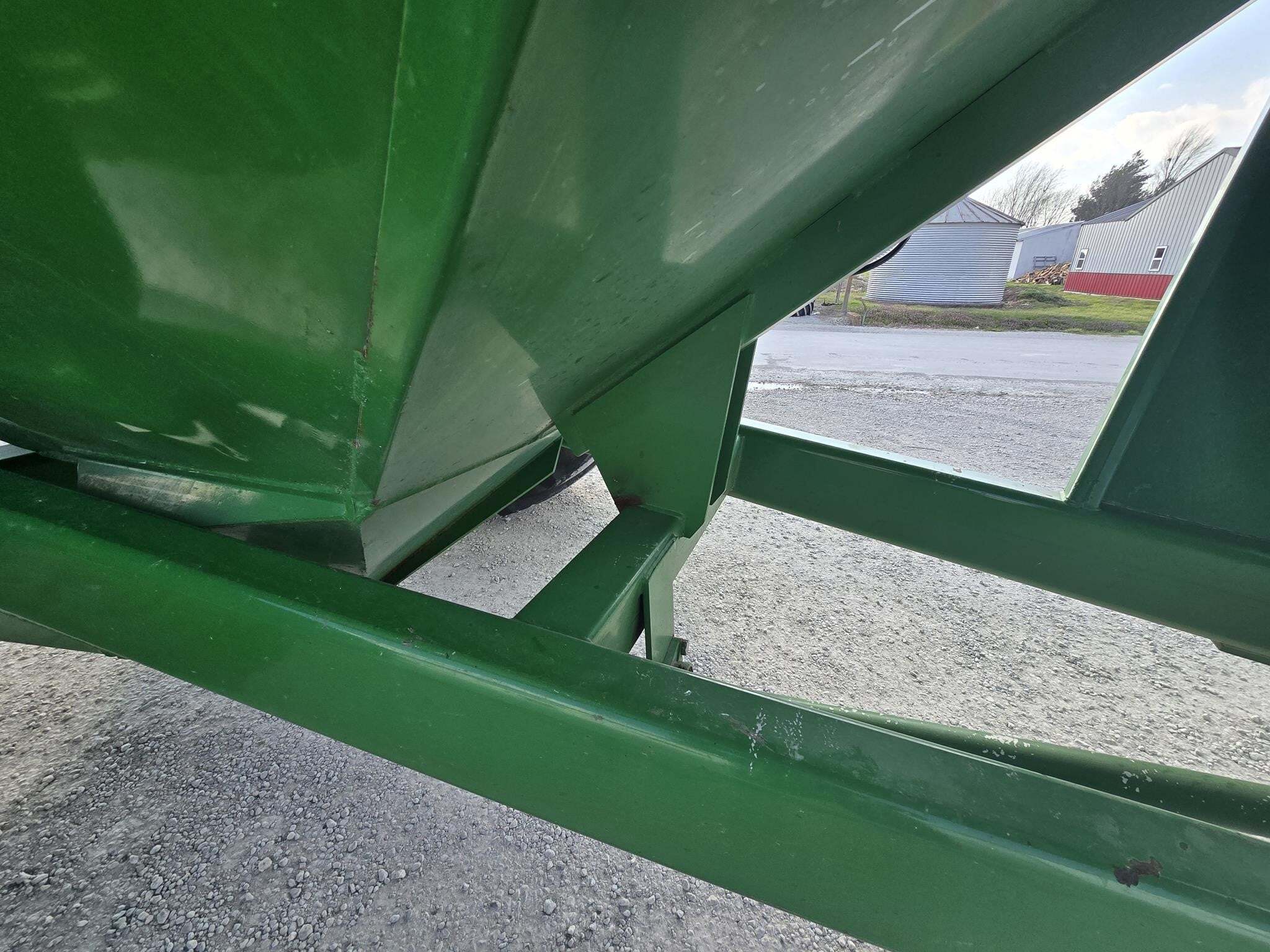  J&M 1000-20 Grain Cart