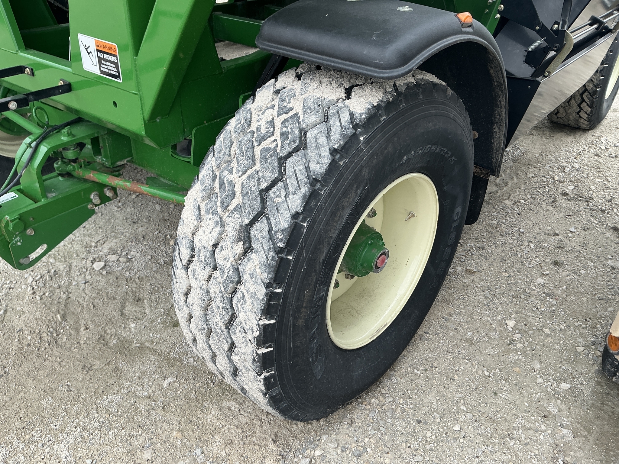 2013 Brent 757 Gravity Wagon
