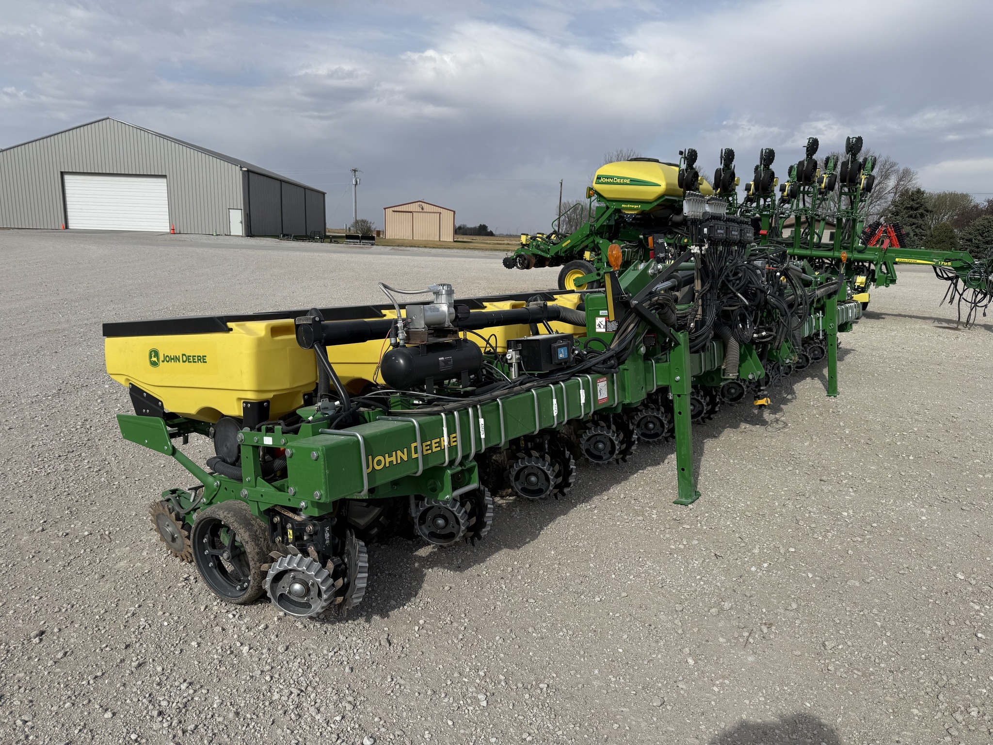 2025 John Deere 1725 Planter