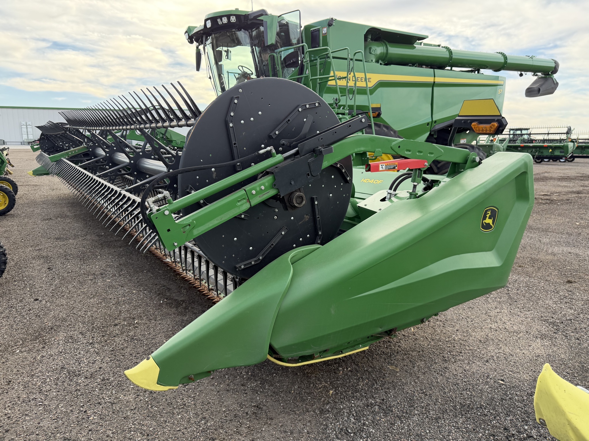 2024 John Deere HD40F Platform
