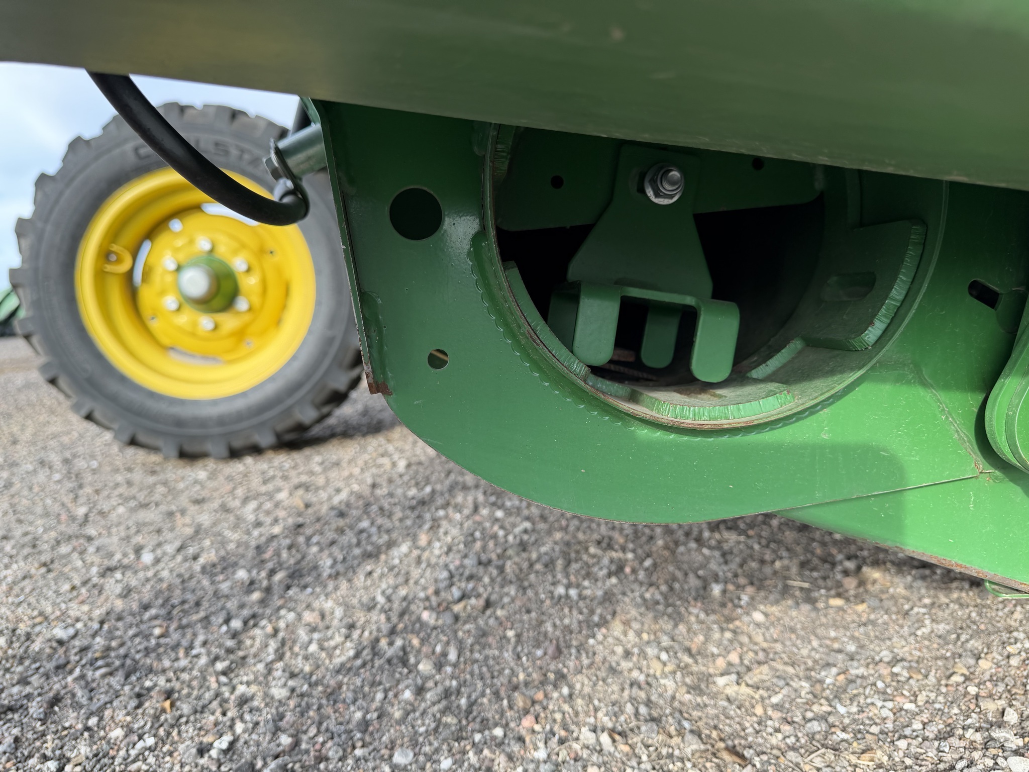 2024 John Deere HD40F Platform