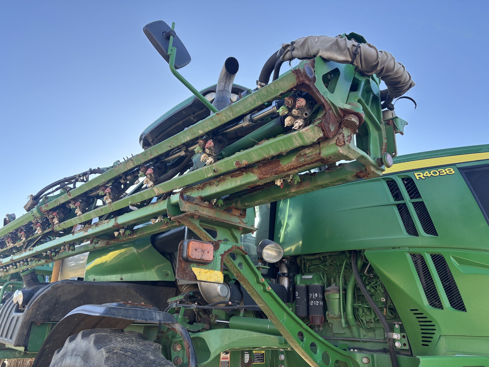2018 John Deere R4038 Self-Propelled Sprayer