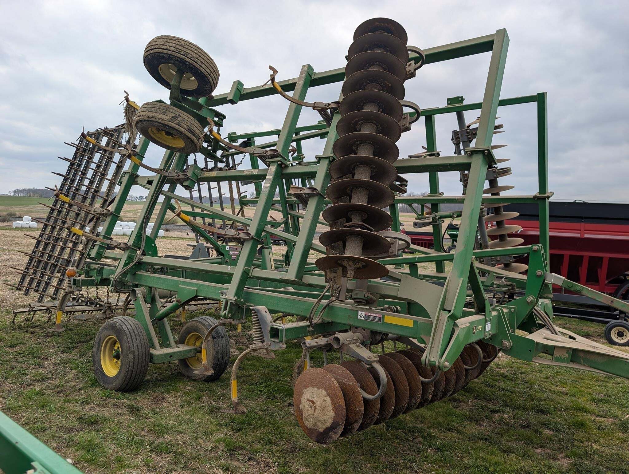  John Deere 2310 Soil Finisher