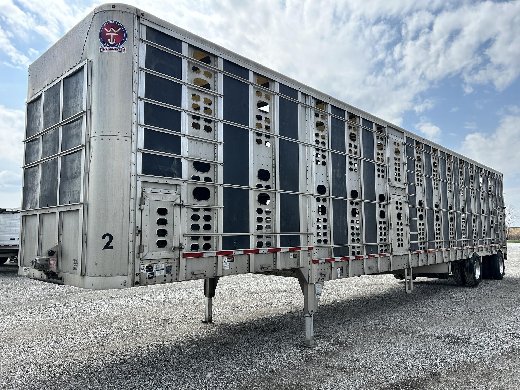 2019 Wilson PSADL-400P Livestock Trailer