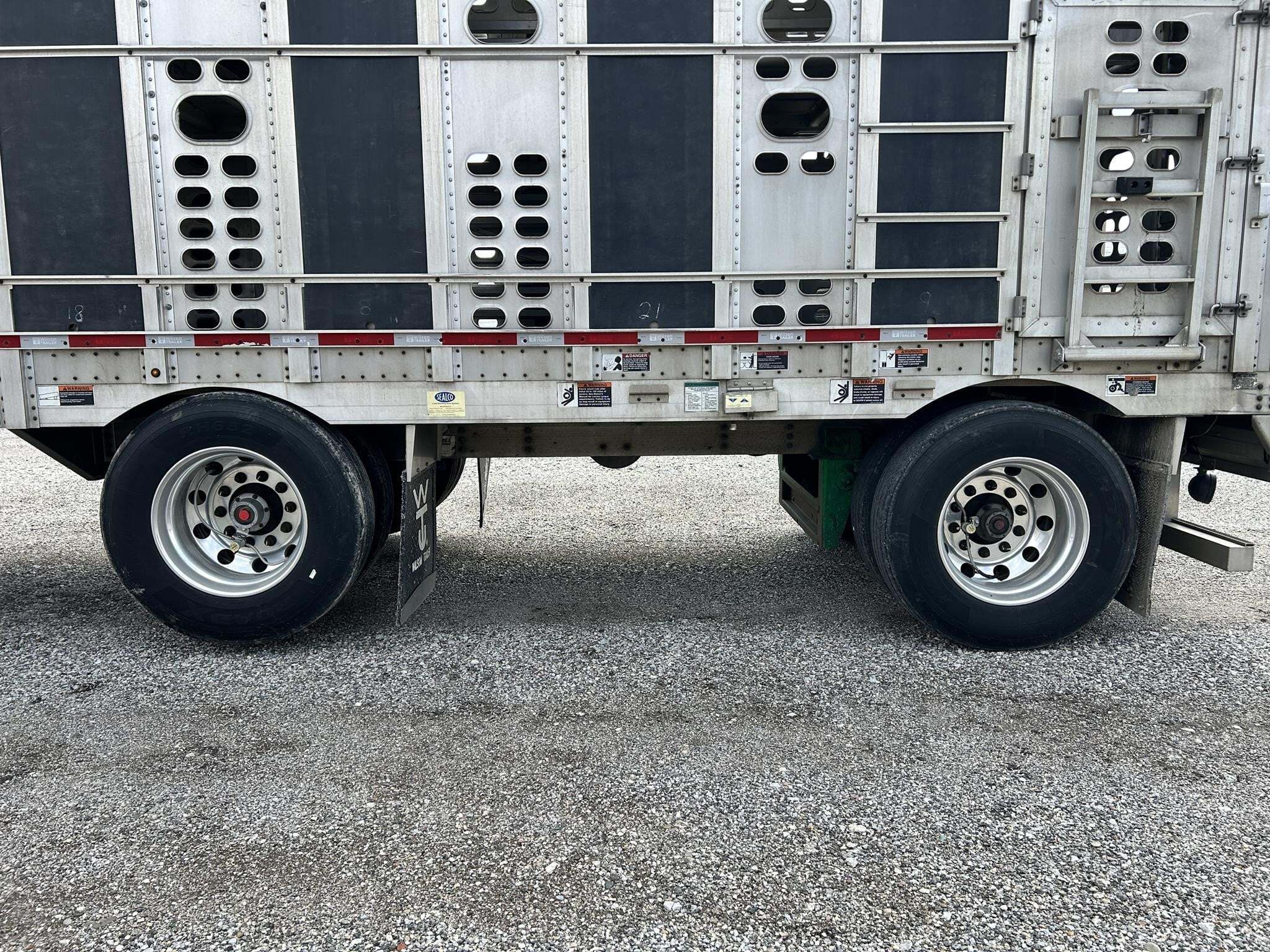 2019 Wilson PSADL-400P Livestock Trailer