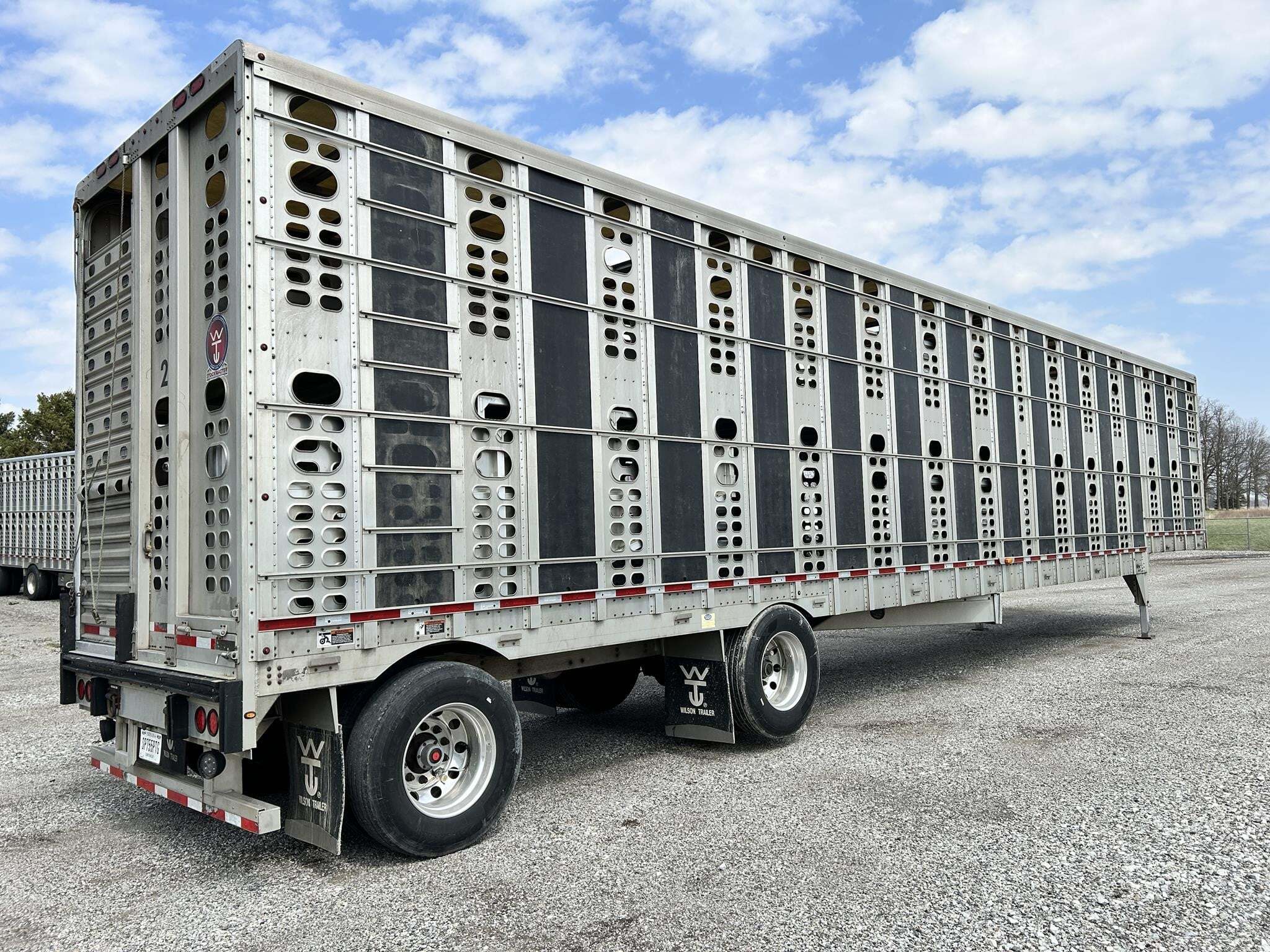 2019 Wilson PSADL-400P Livestock Trailer
