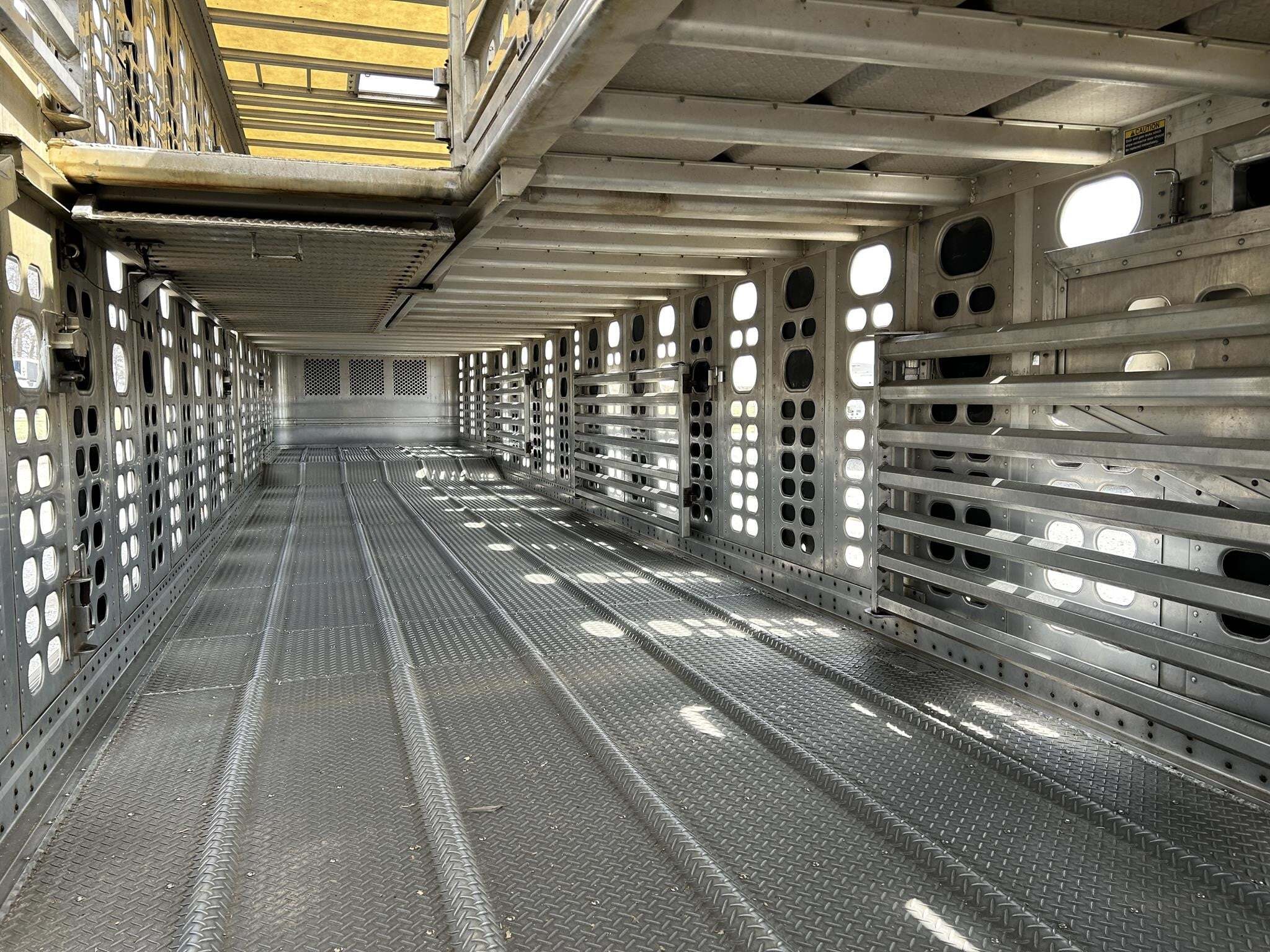 2019 Wilson PSADL-400P Livestock Trailer